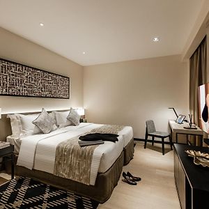 Estudio Executive con Cama Queen